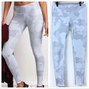 ALO Yoga White Airbrush Camo Leggings Medium